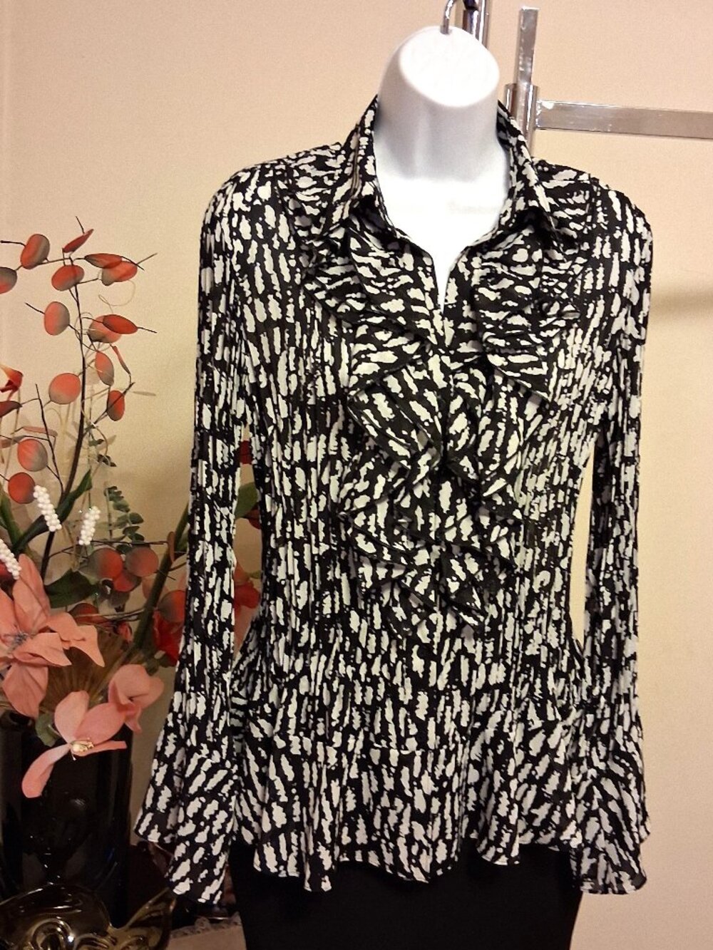 NWT Simon Chang Women's White Black Printed Ruffle Blouse Top Size 14 L
